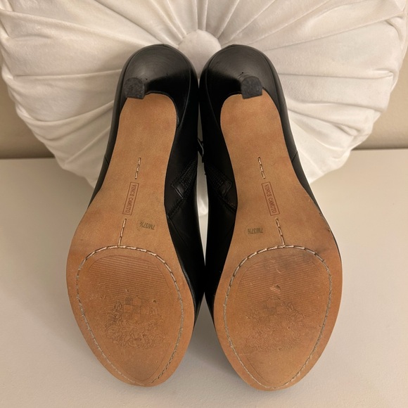 VINCE CAMUTO Elvin Booties - Picture 7 of 9